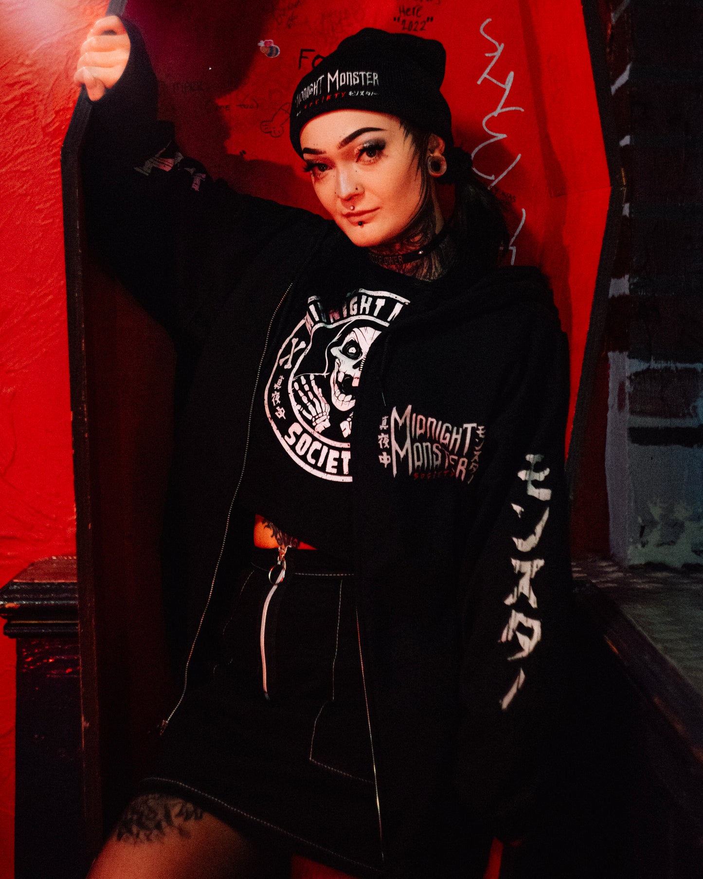 Don't Shake Hands With the Devil Unisex Heavy Blend Zip Hoodie
