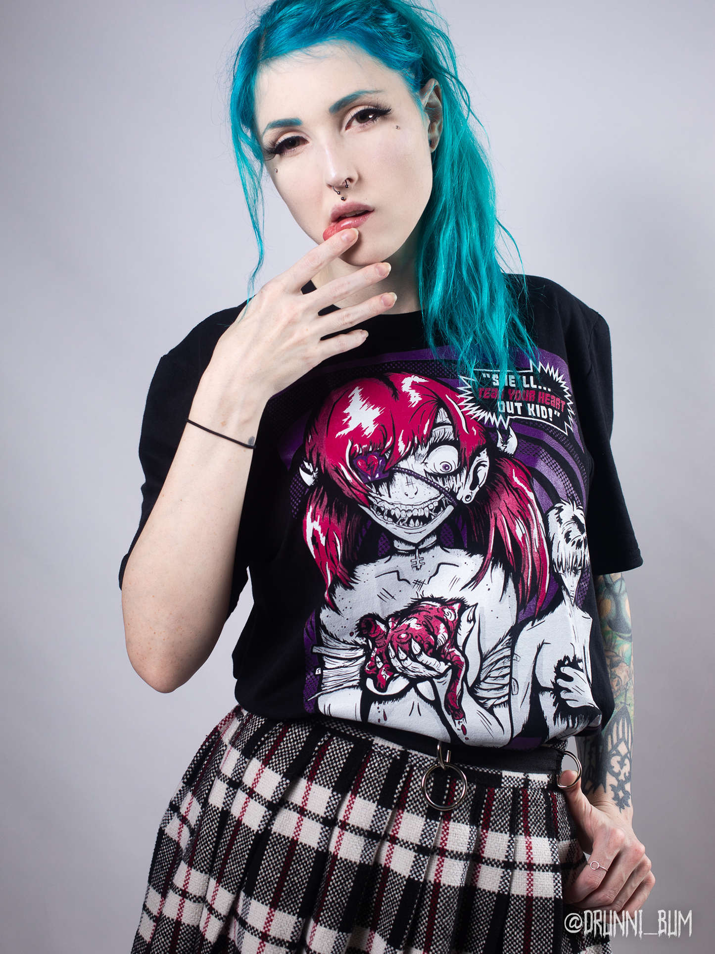 She'll Tear Your Heart Out Kid T-shirt