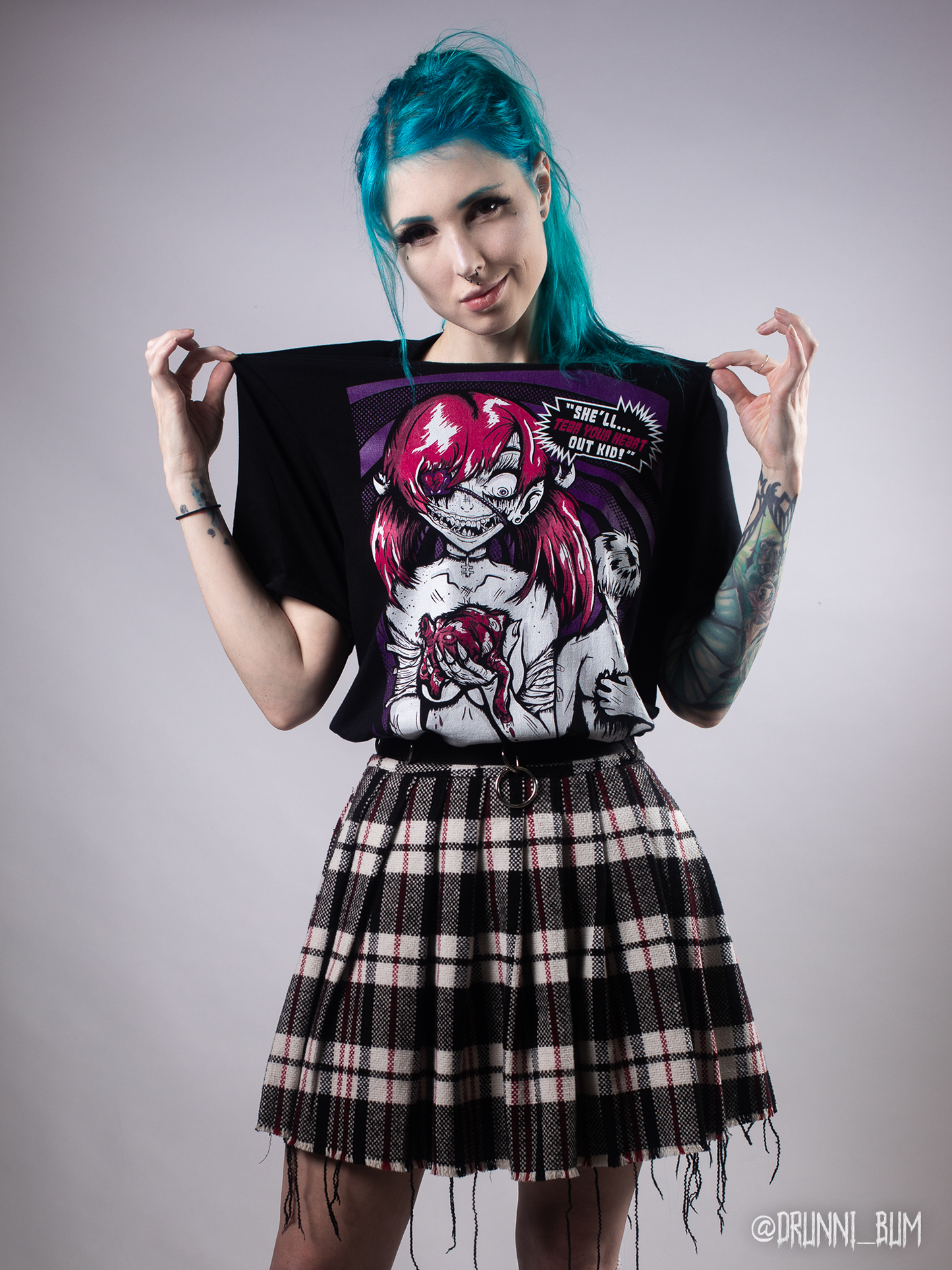 She'll Tear Your Heart Out Kid T-shirt