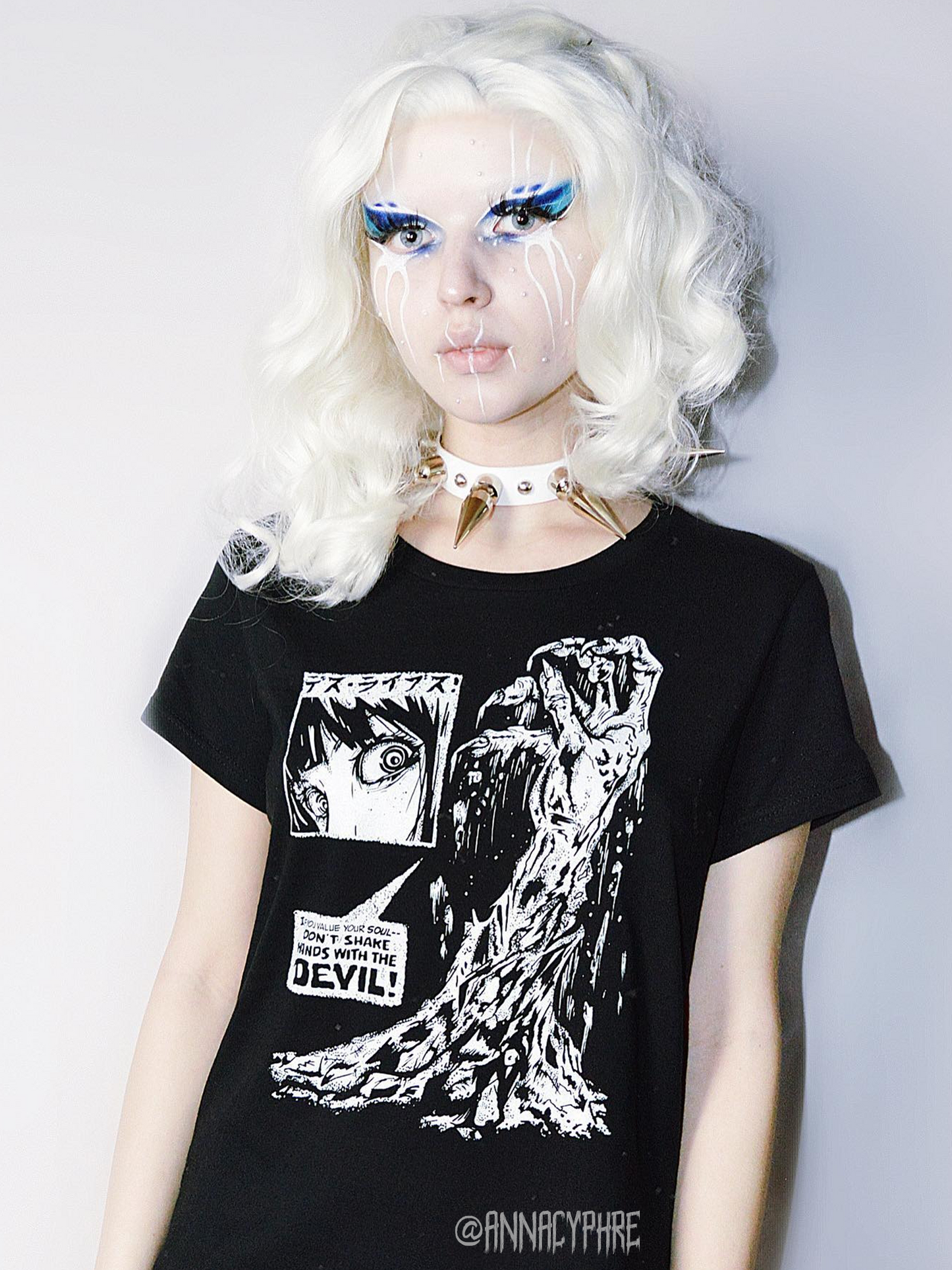 Don't Shake Hands With the Devil T-shirt