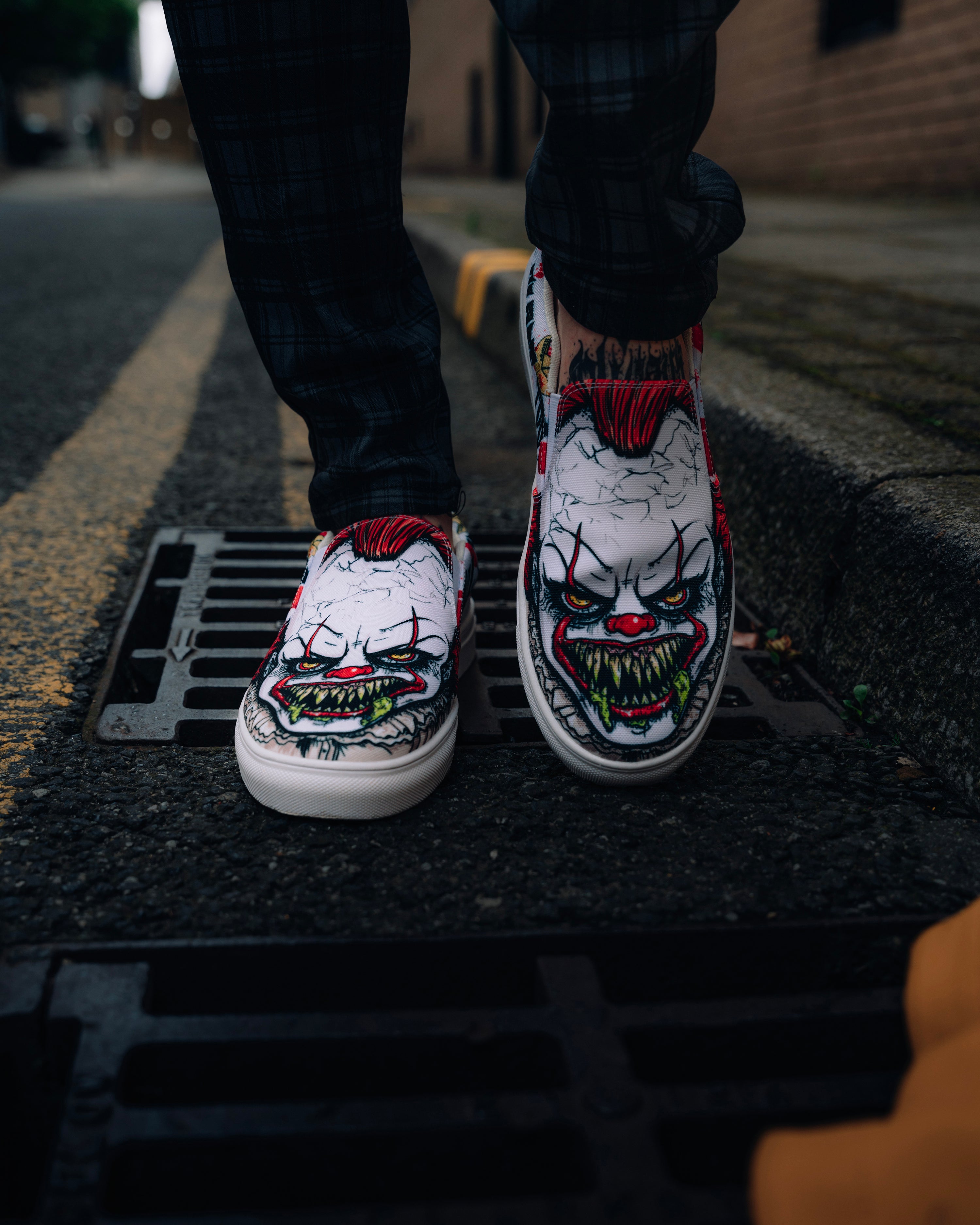 Pennywise online slip-ons